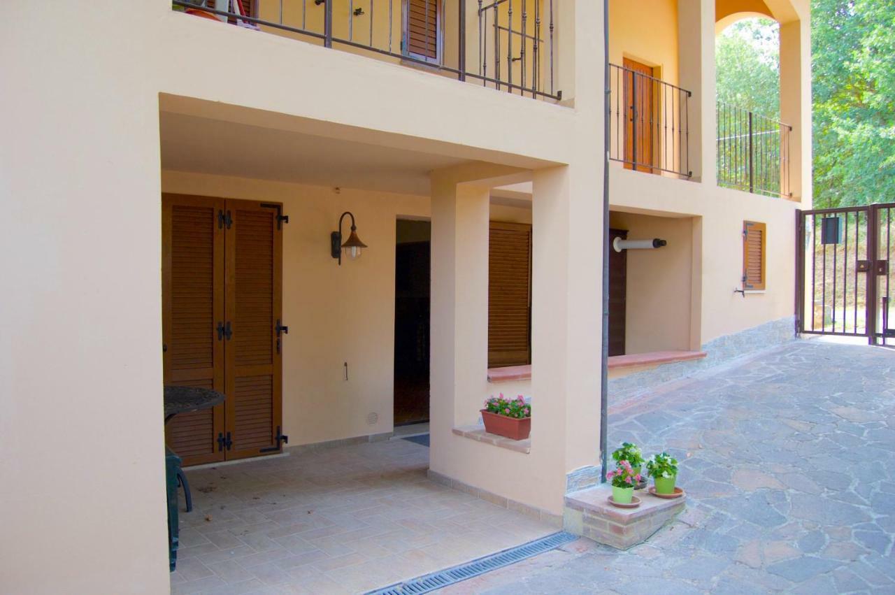 Апартаменты Casale Il Vento Аббадия-ди-Монтепульчано Экстерьер фото