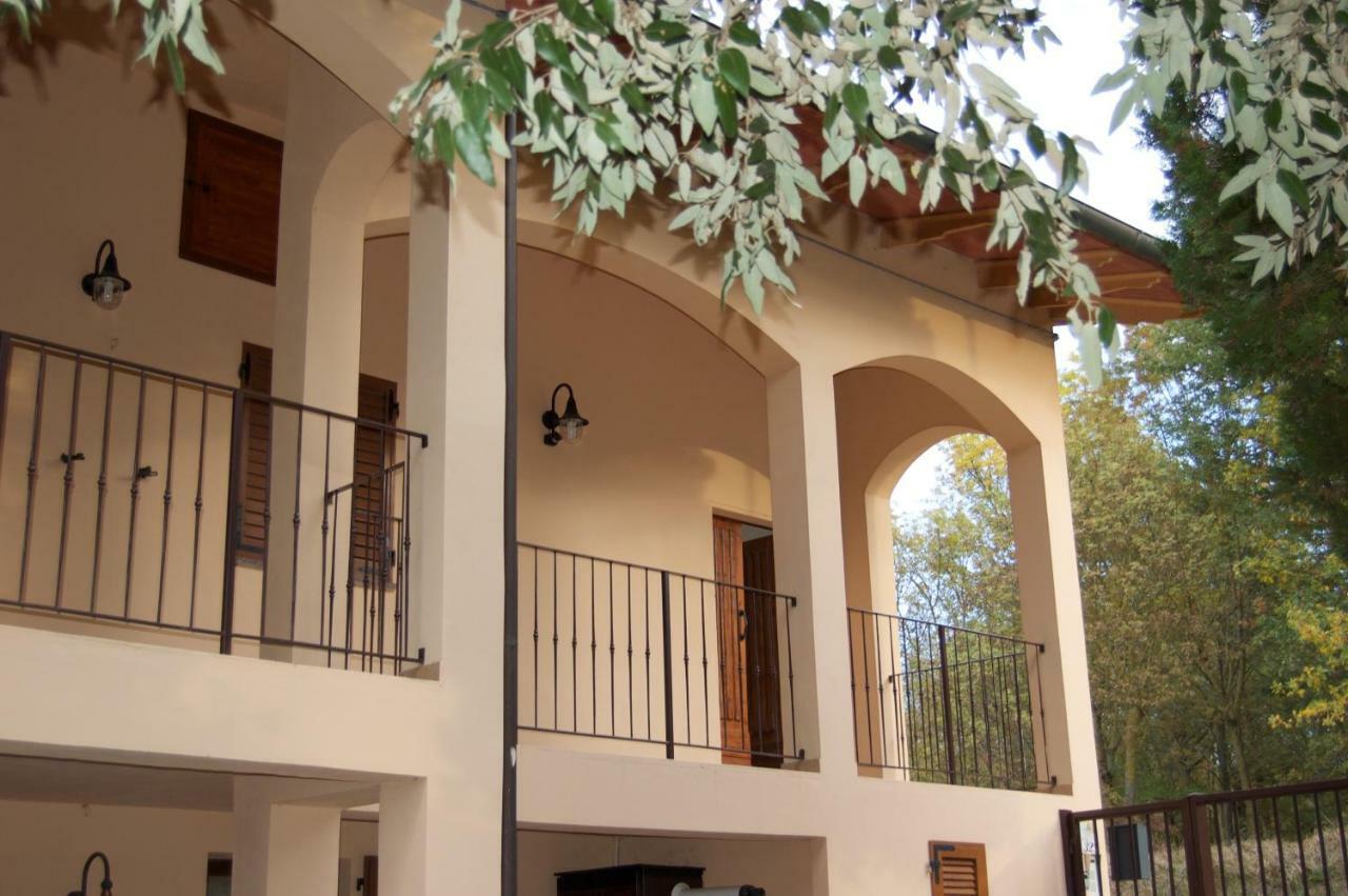 Апартаменты Casale Il Vento Аббадия-ди-Монтепульчано Экстерьер фото